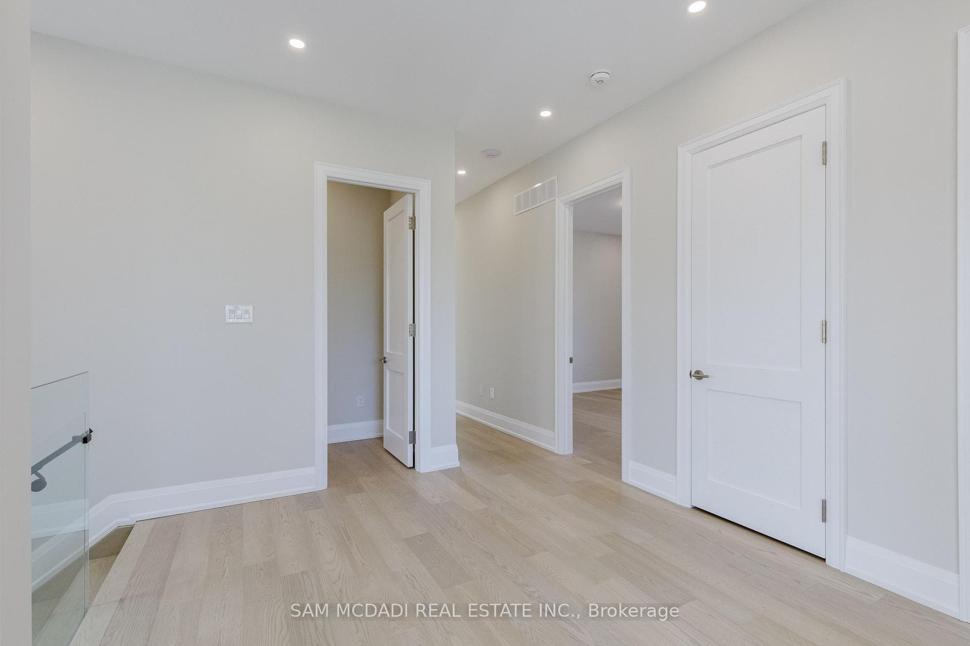 2346 Rebecca Street photo 21