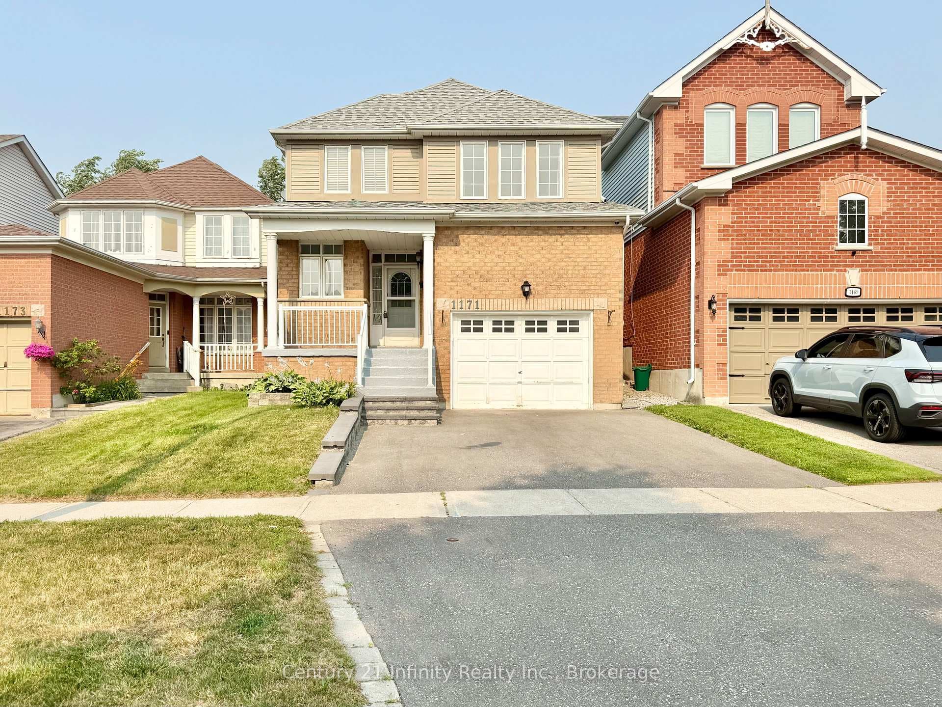 1171 Springbank Drive photo 2