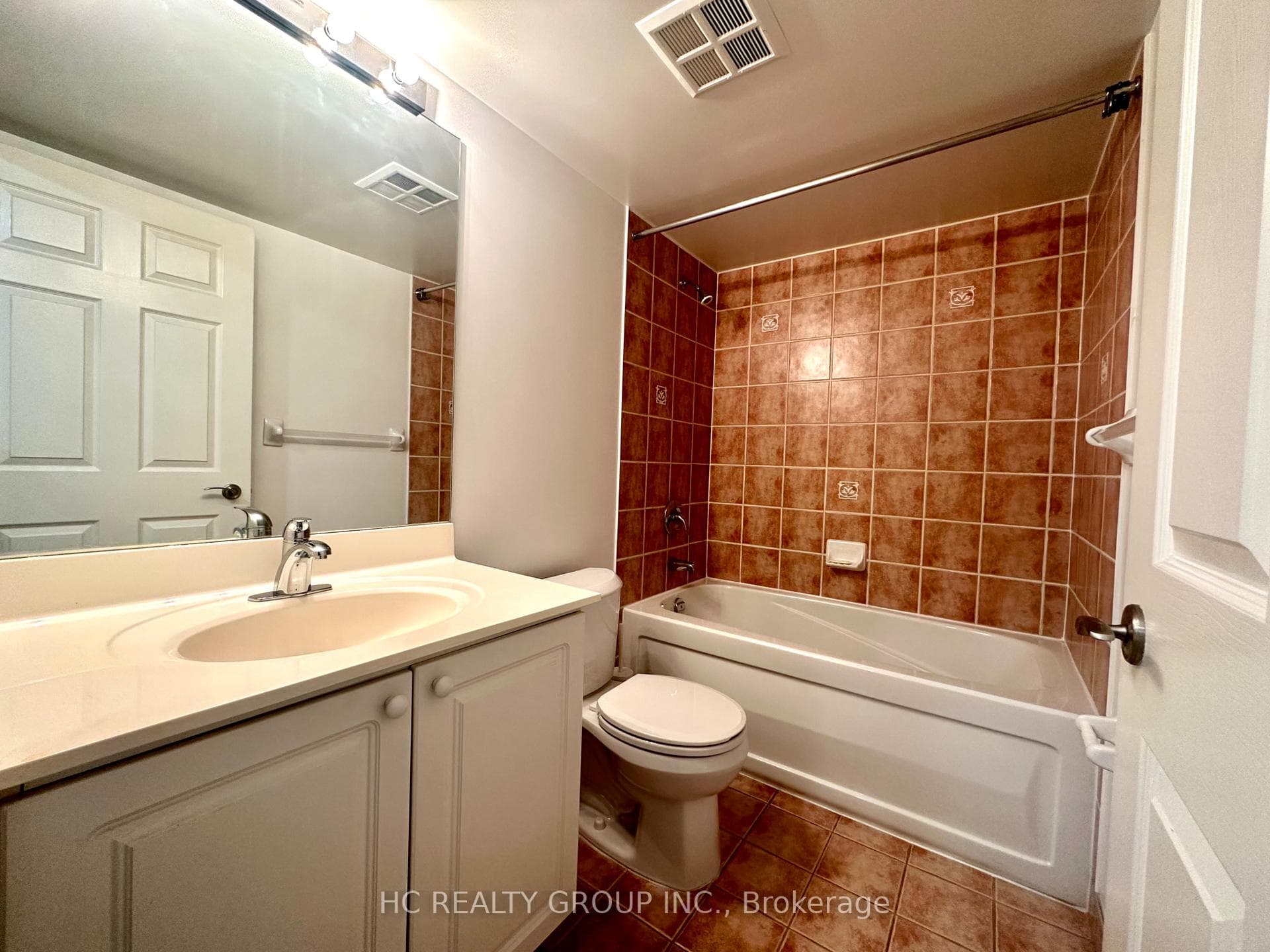 18 Mondeo Drive Unit 635 photo 19