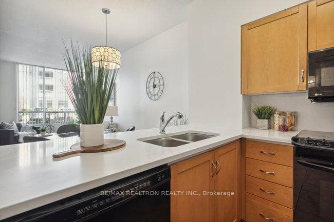 19 Northern Heights Drive Unit 103 photo 7