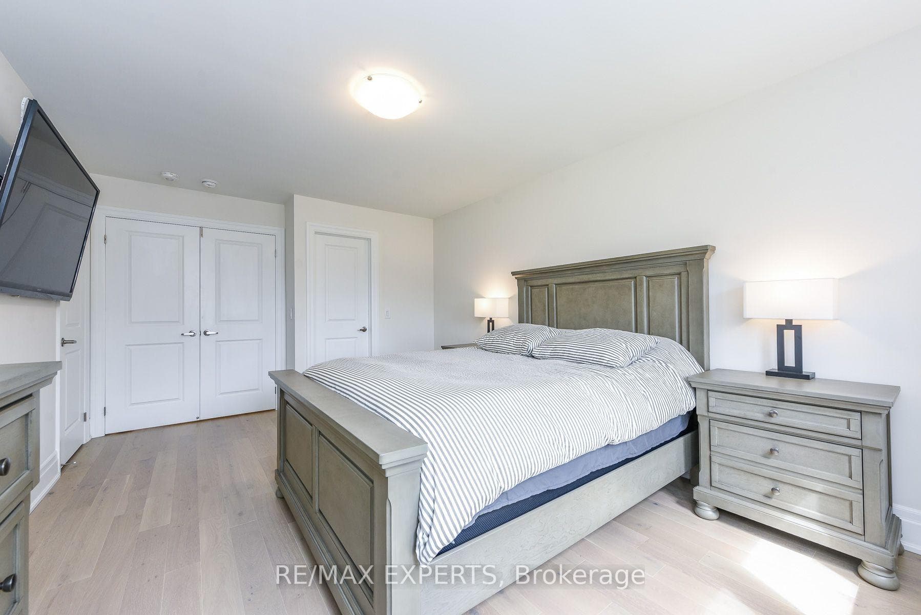 43 Grassbank Road photo 29