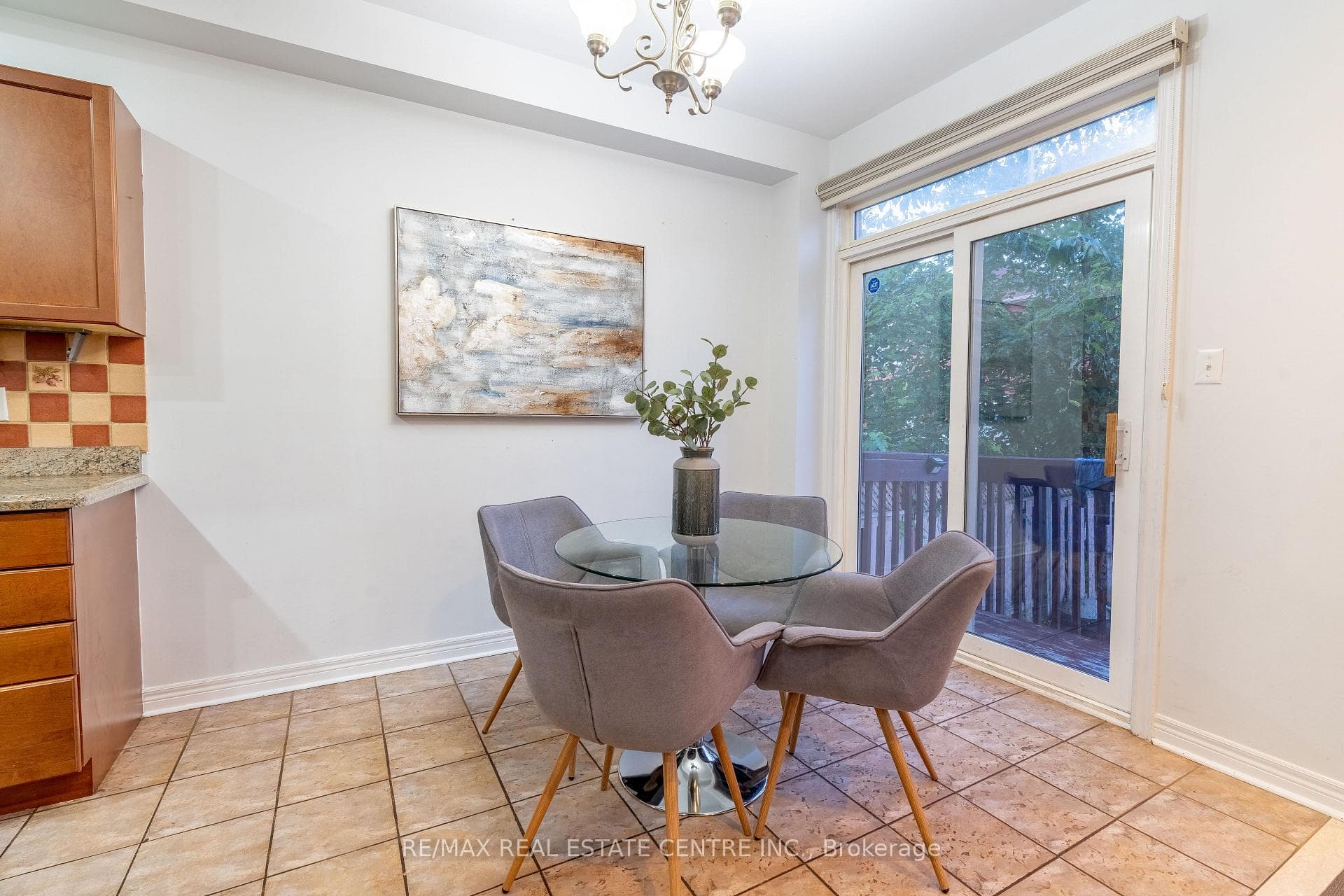 73 Pantomine Boulevard photo 15