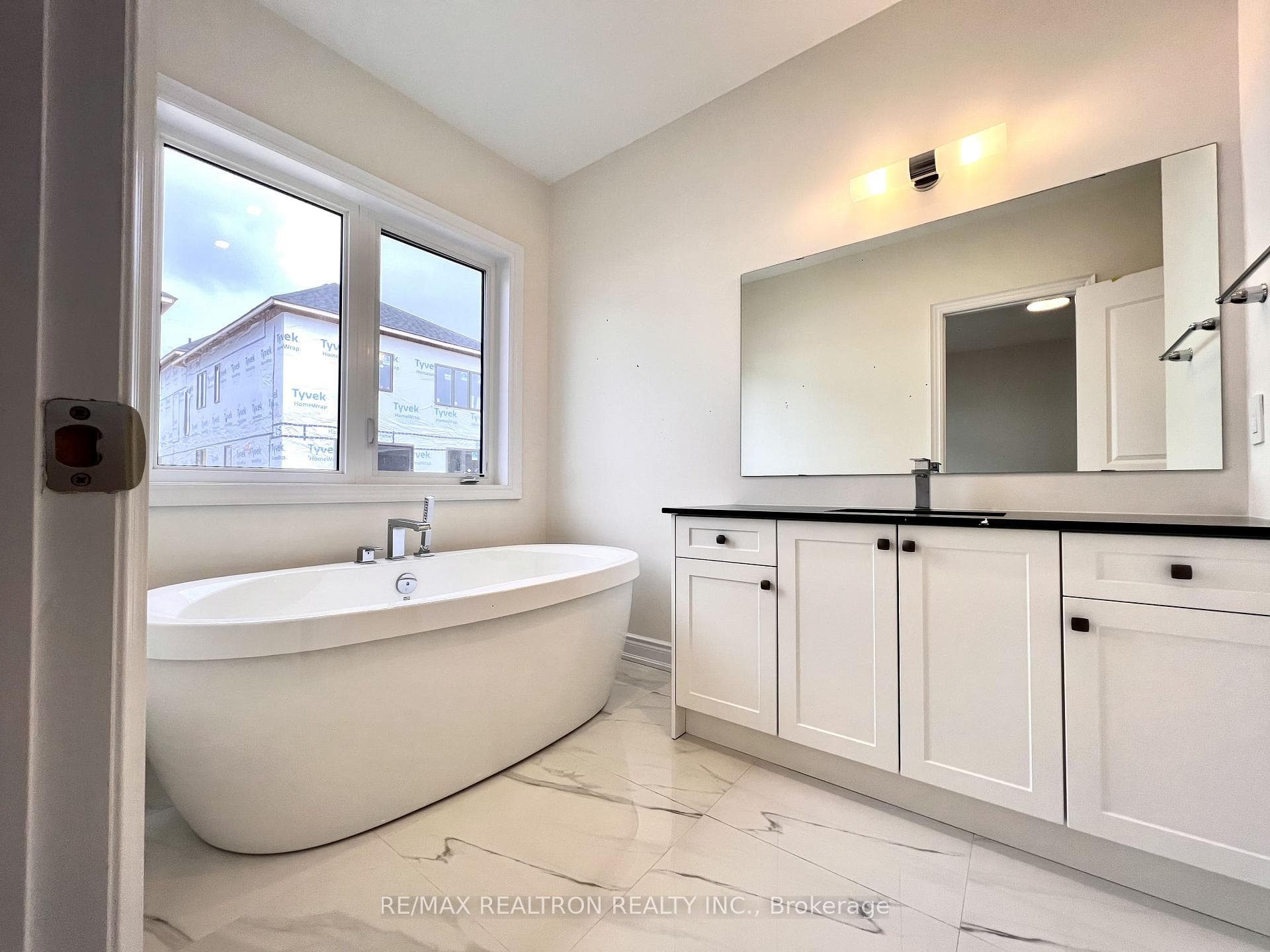 99 Bearberry Road photo 27
