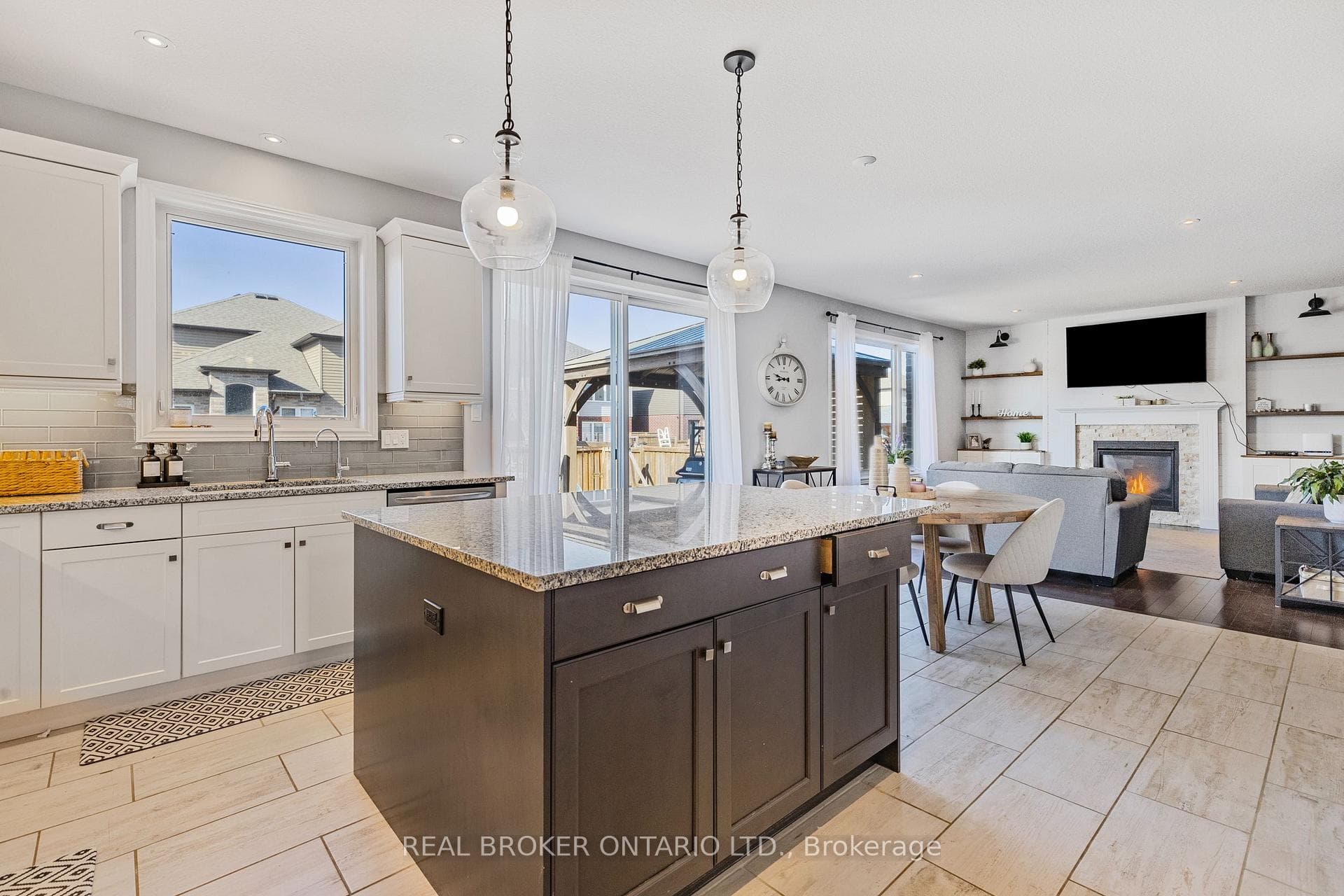 32 Hilborn Street photo 13