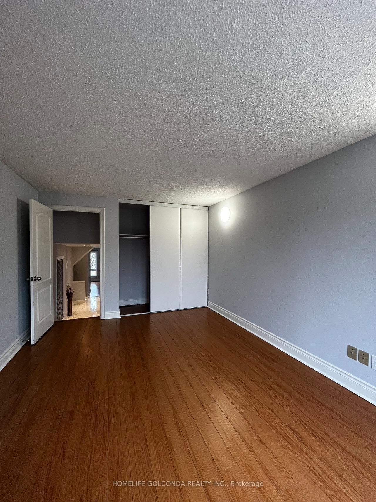 102 Seamist Crescent photo 6