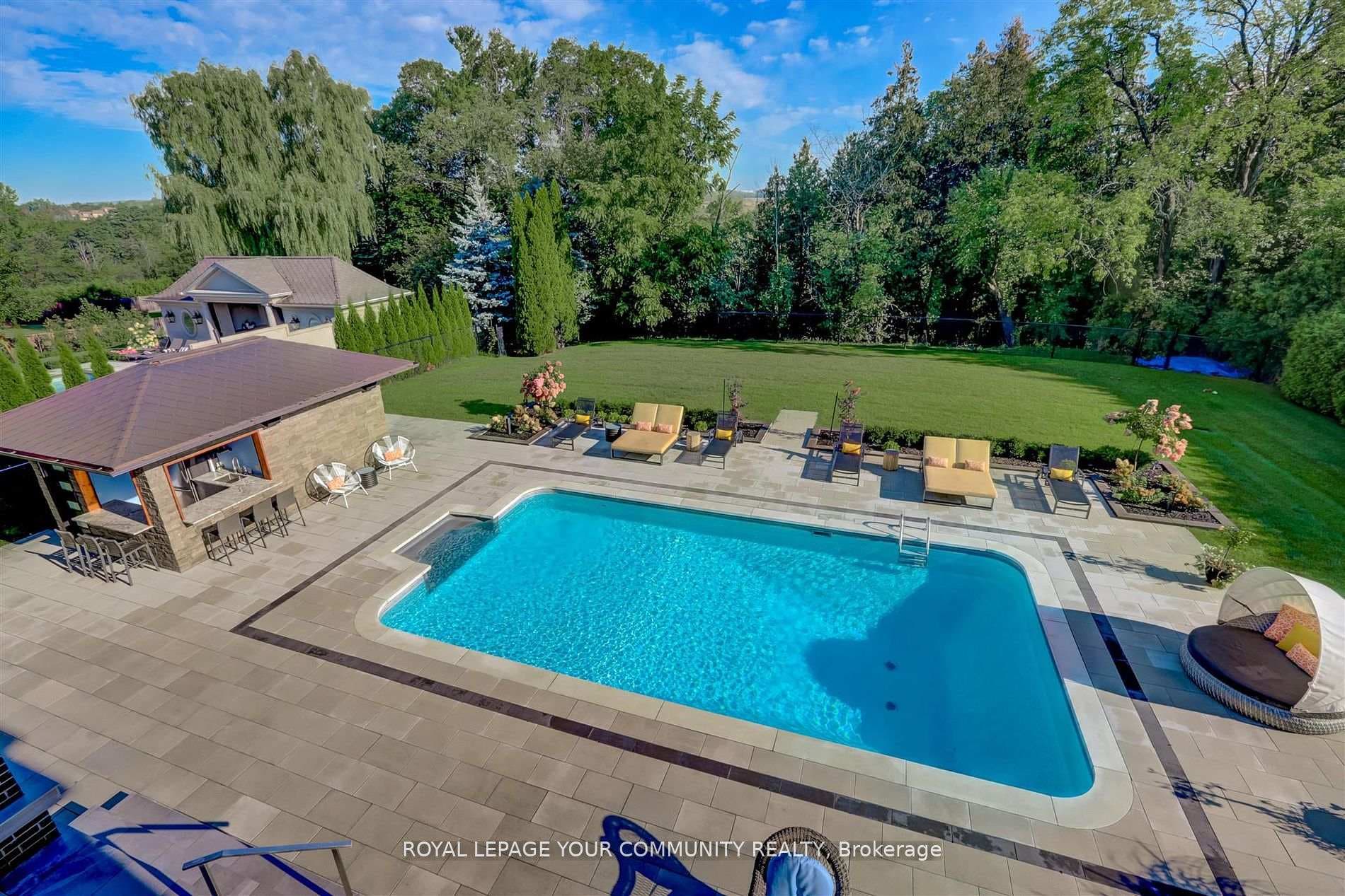 140 East Humber Drive photo 30