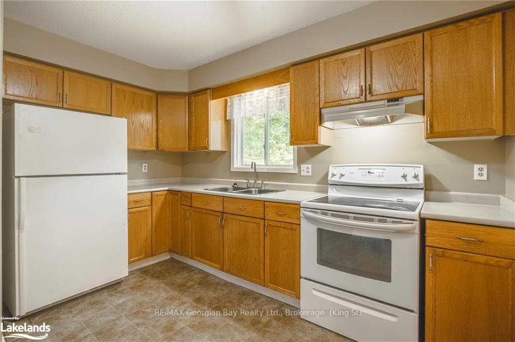 13 CORBEAU Crescent photo 16