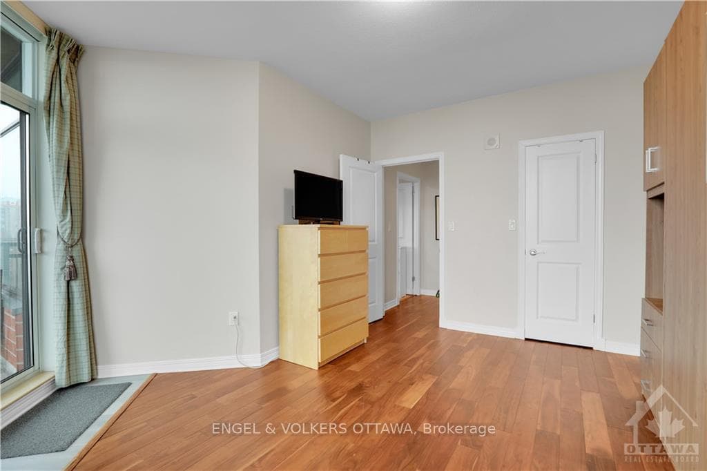 570 LAURIER Avenue Unit 2103 photo 17