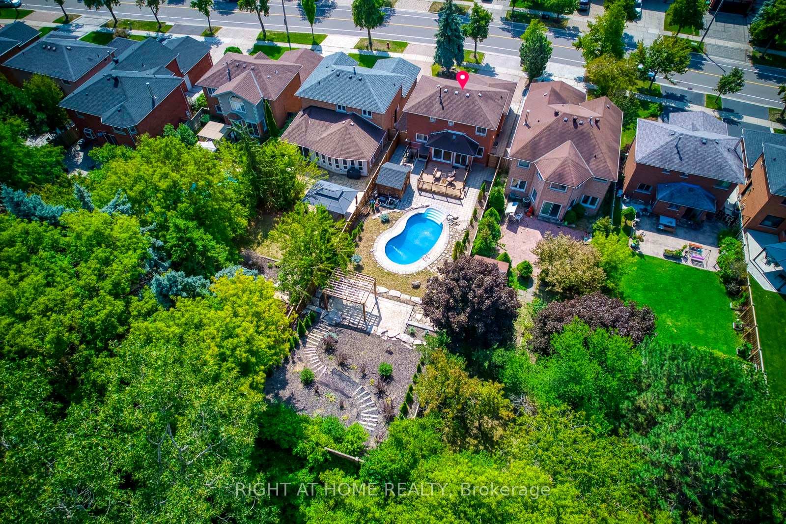 4230 Credit Pointe Drive photo 4