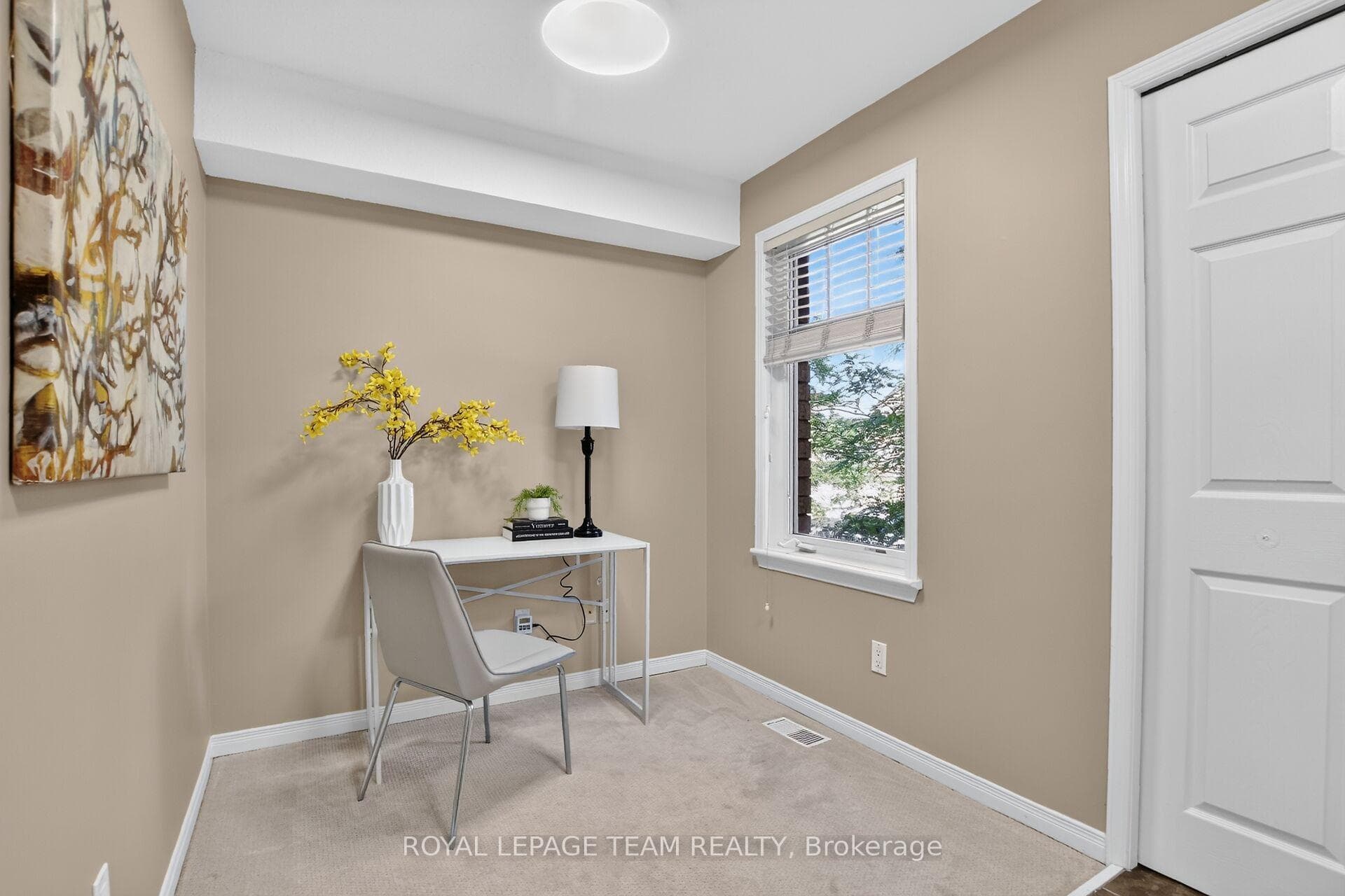 255 Deercroft Avenue photo 3