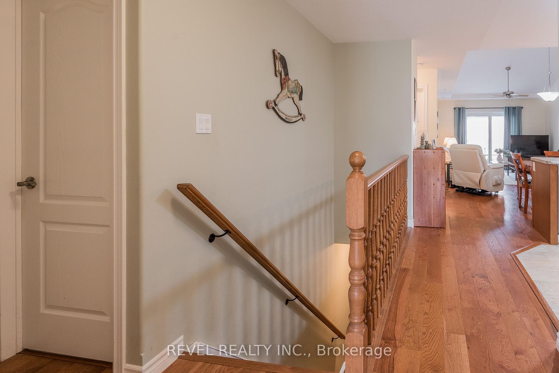 89 Laurent Boulevard photo 5