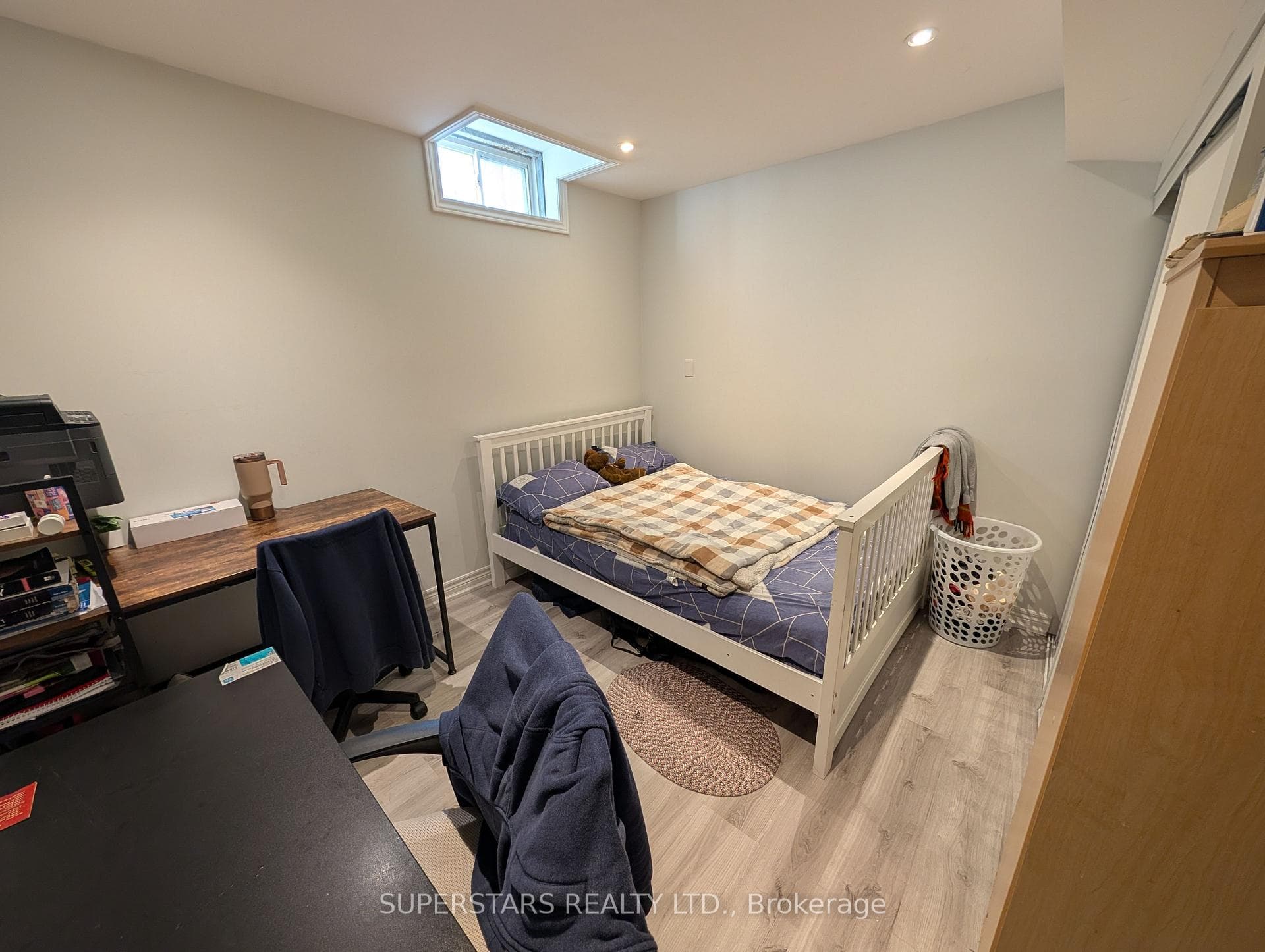 75 Rockwood Crescent photo 37