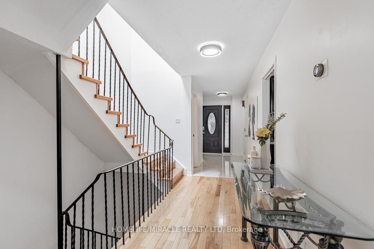 545 Woodbine Avenue photo 11