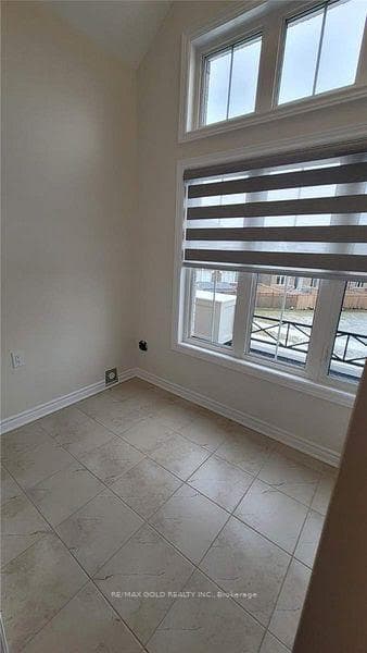 1 Sparrowbrook Street photo 11