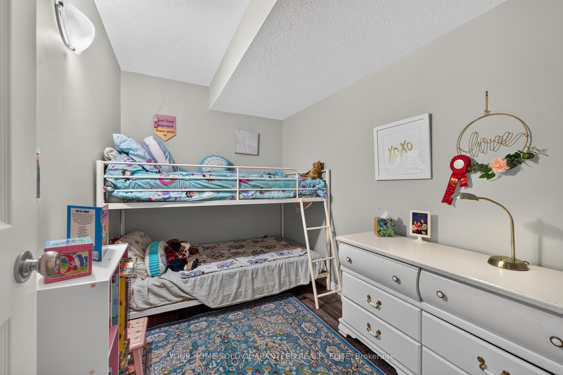 213 Margaret Street photo 32