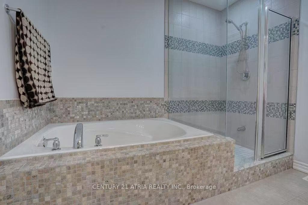 43 Gamble Glen Crescent photo 7