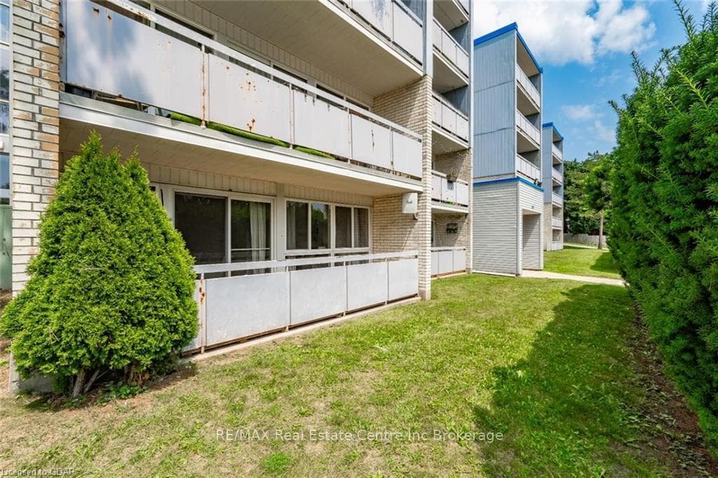 105 CONROY Crescent Unit 106 photo 10