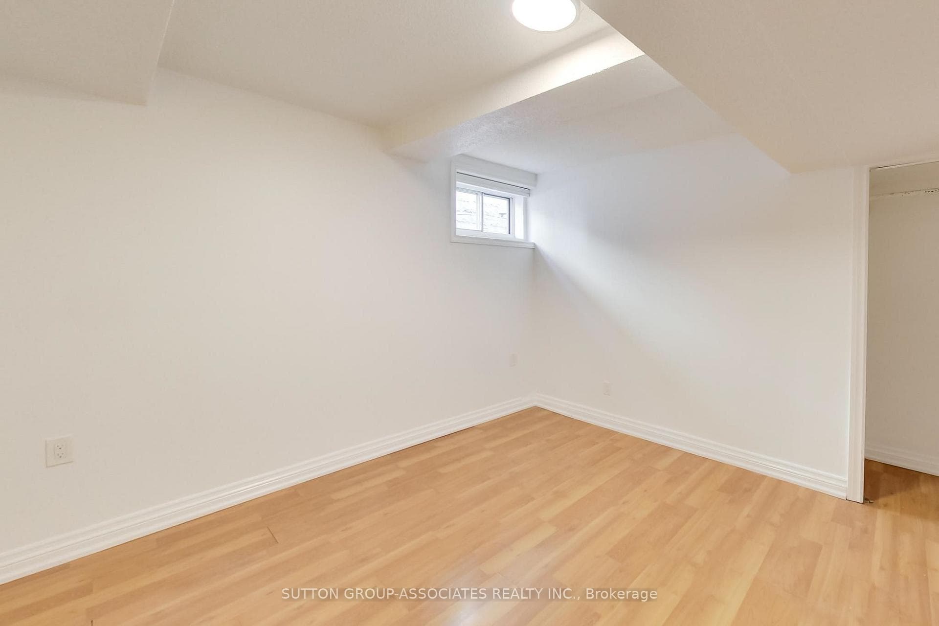 175 Earlsdale Avenue photo 37