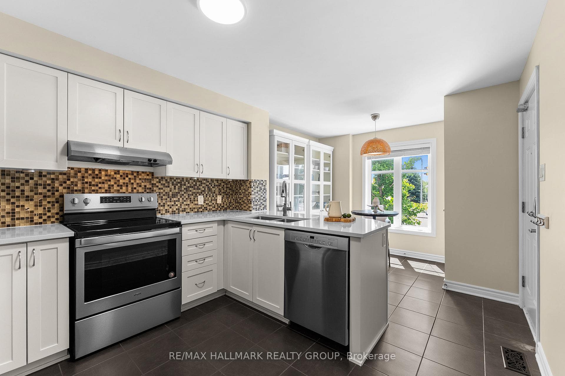 541 Chapman Mills Drive Unit A photo 14
