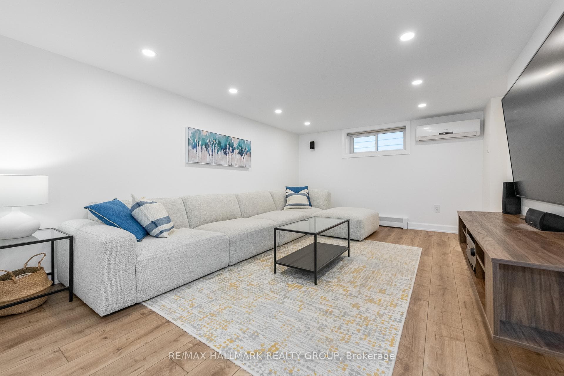324 Montfort Street photo 15