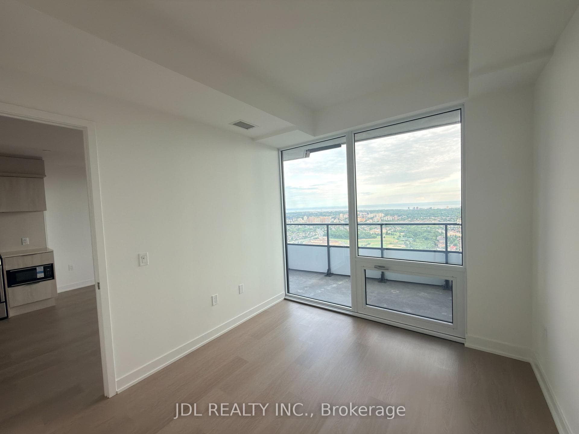 448 Burnhamthorpe Road Unit 4109 photo 3
