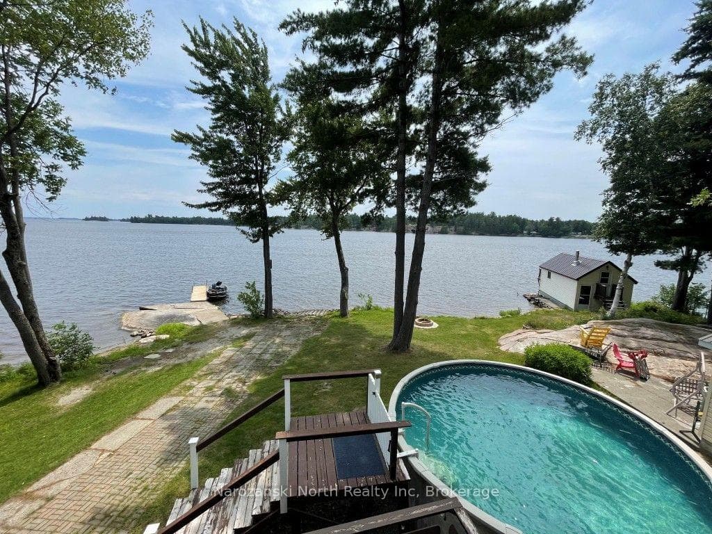151B Du Lac Avenue photo 14