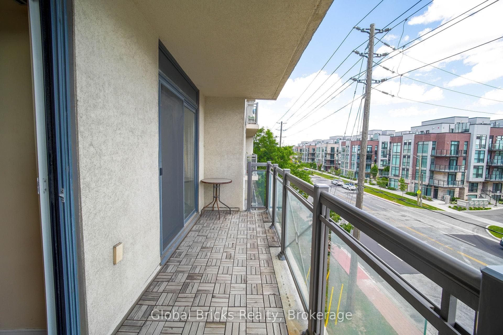 872 Sheppard Avenue photo 15