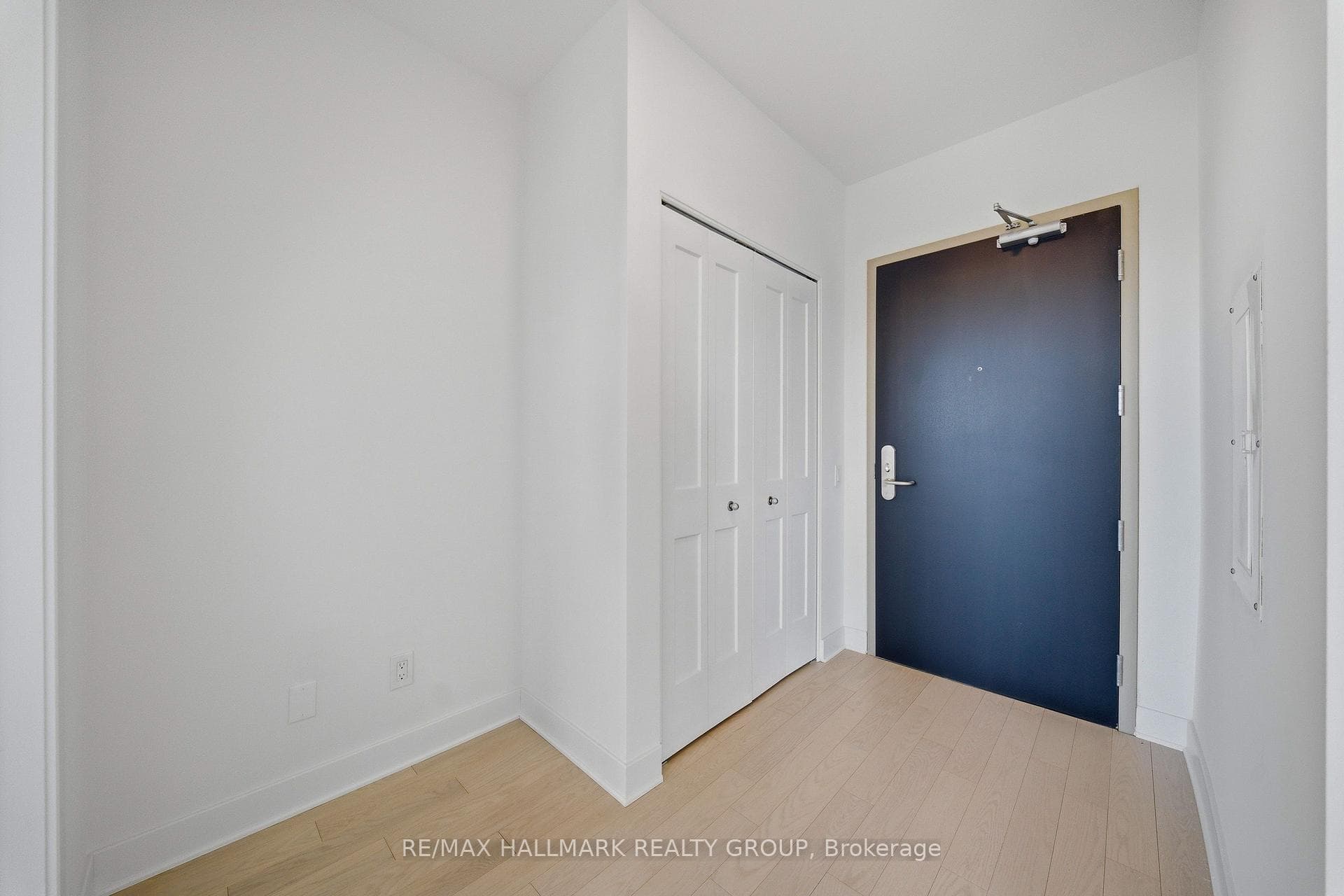 180 George Street Unit 2601 photo 4