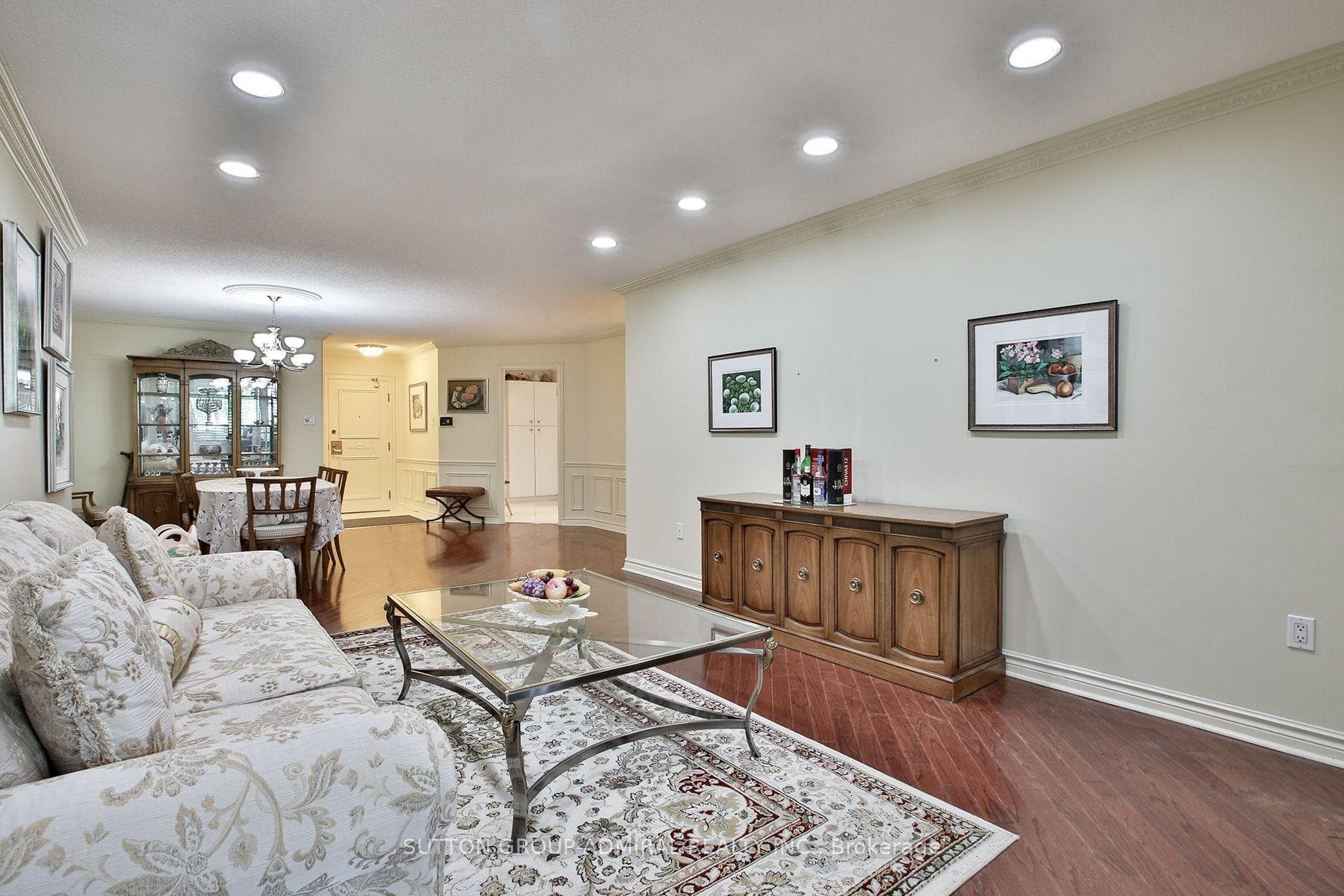 333 Clark Avenue Unit 106 photo 11