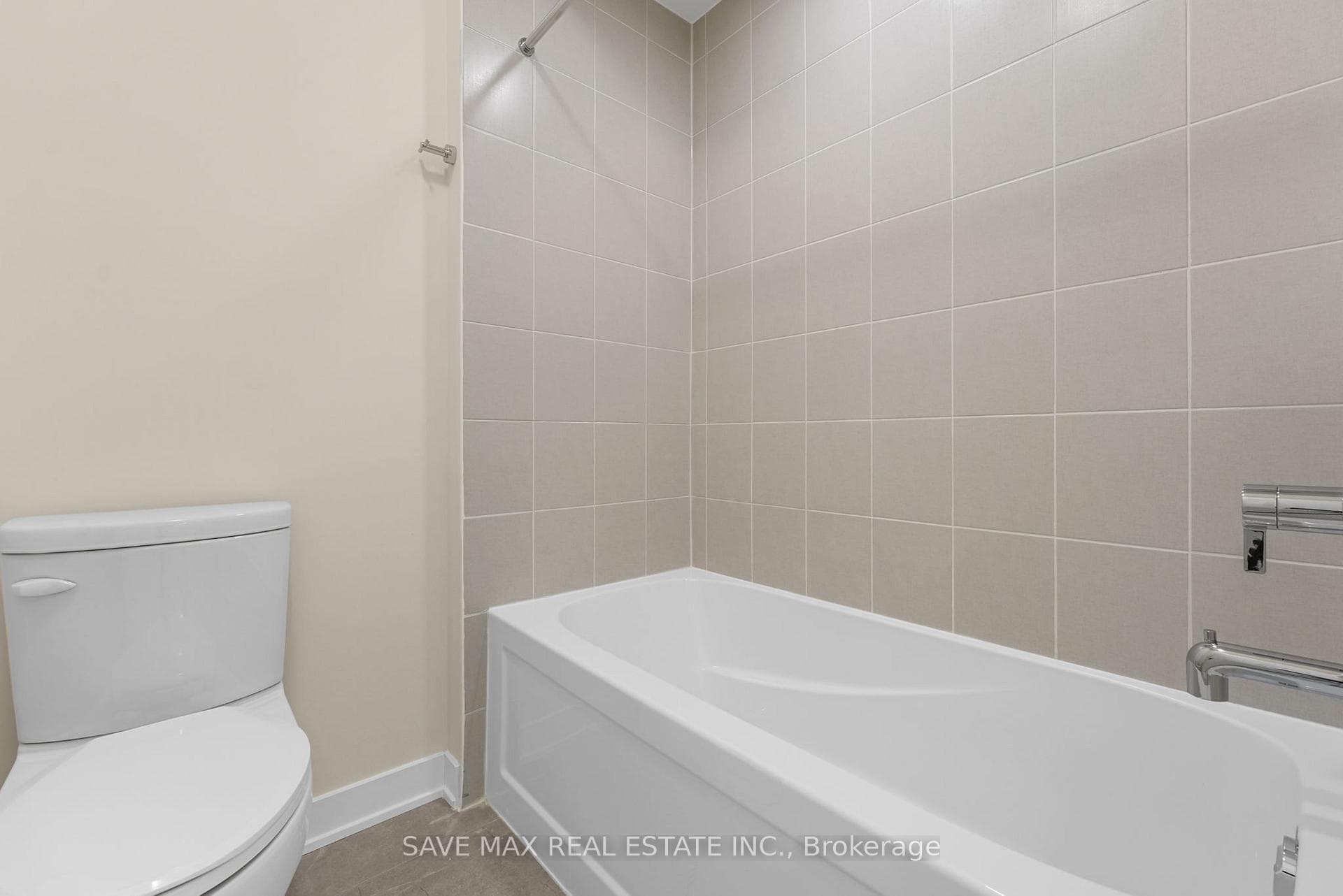 1007 Kingsridge Court photo 36