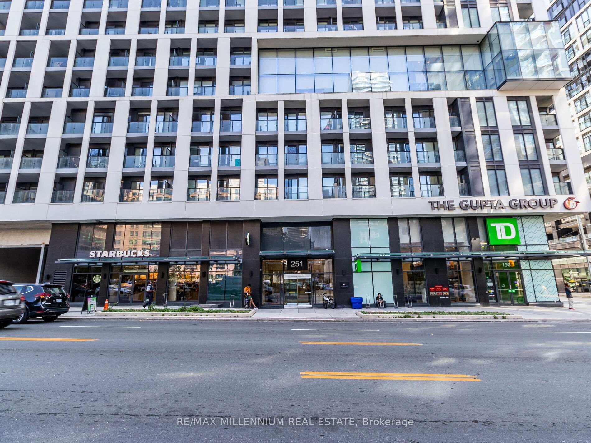 251 Jarvis Street Unit 709 photo 2