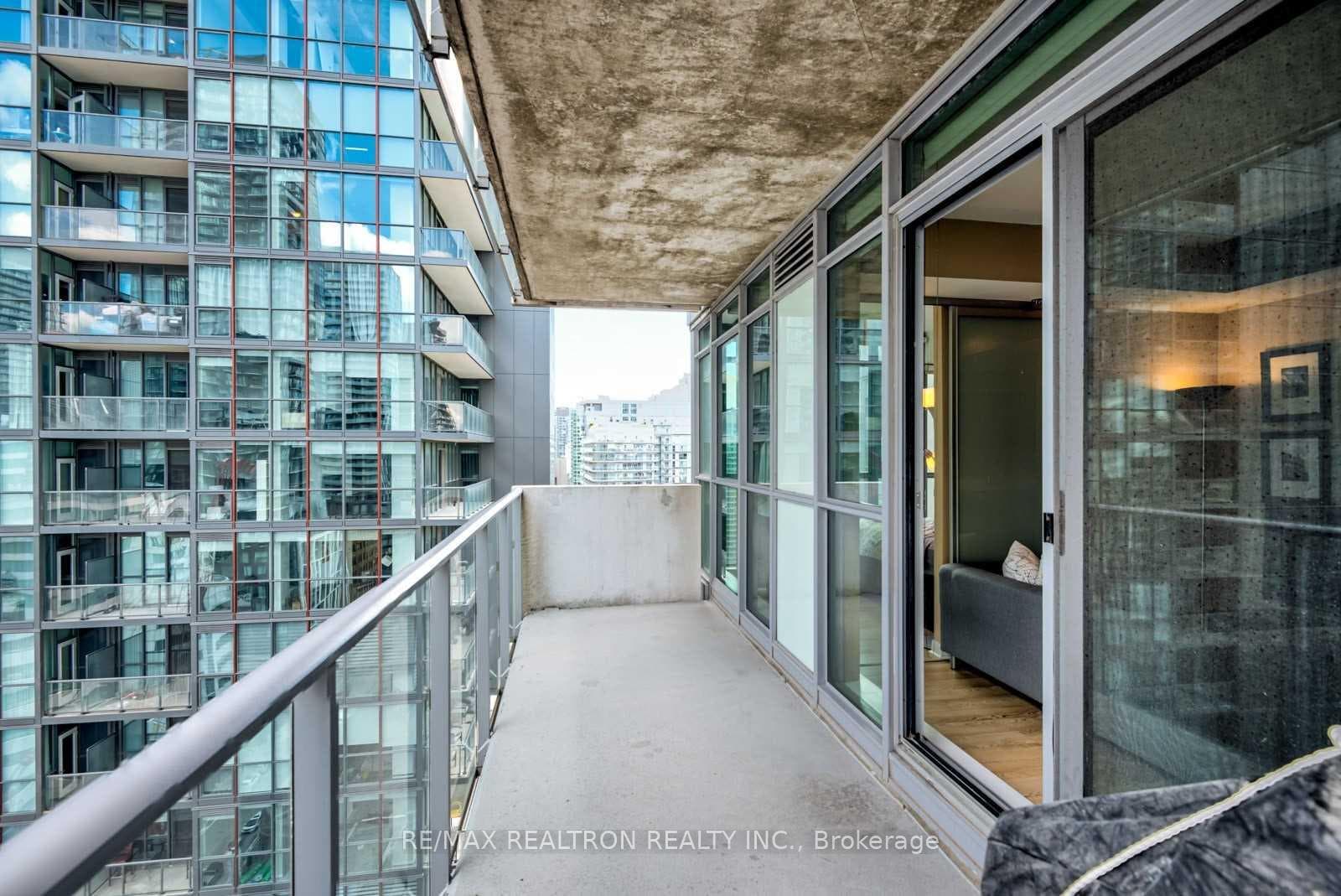 375 King Street Unit 2004 photo 20