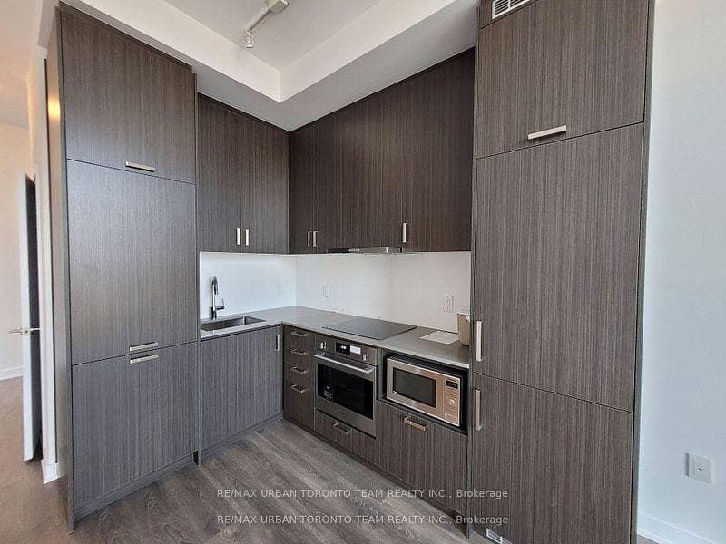 60 Honeycrisp Crescent Unit 1608 photo 8