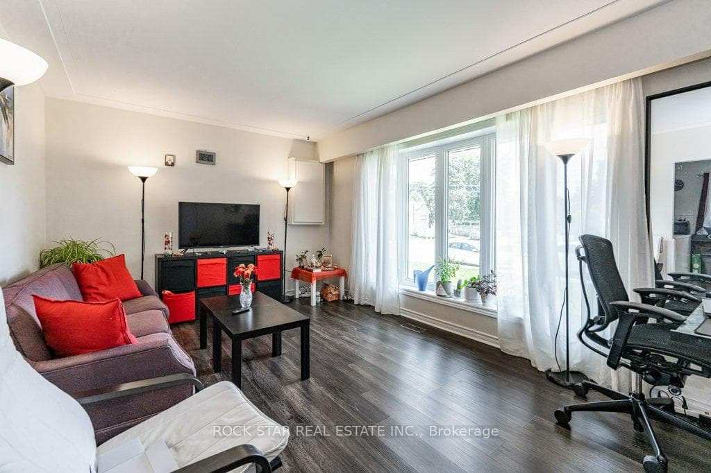 124 East 19th Street photo 7