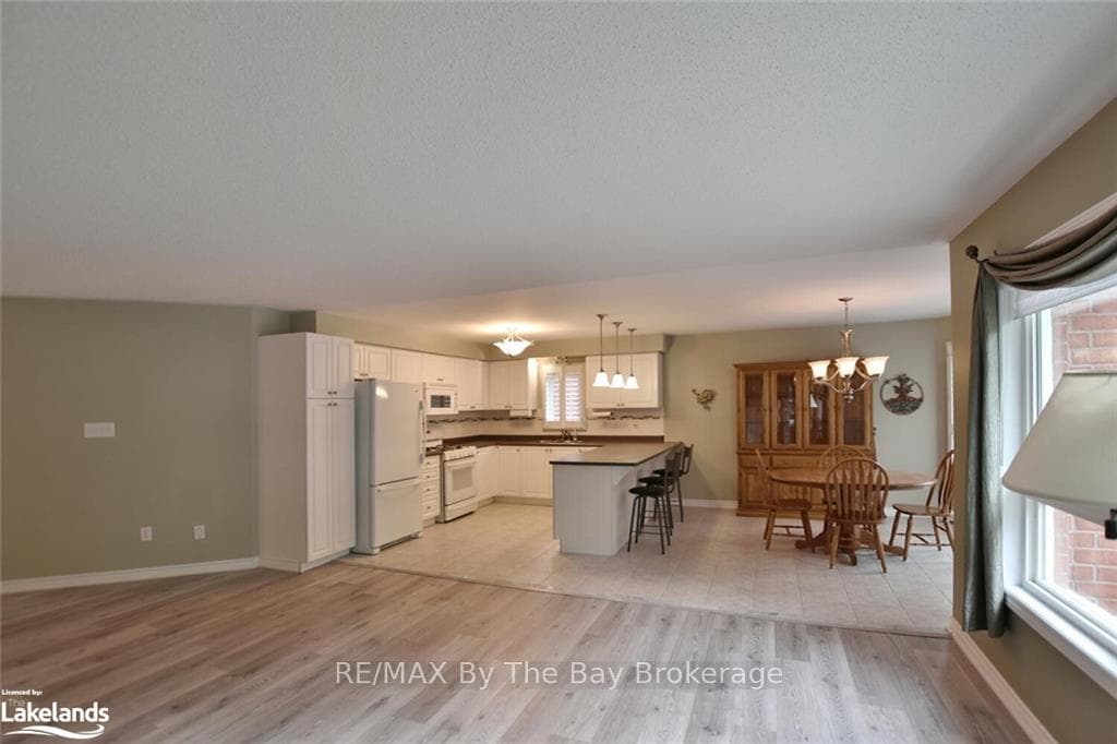 28 CHERRY SANDS Crescent photo 11