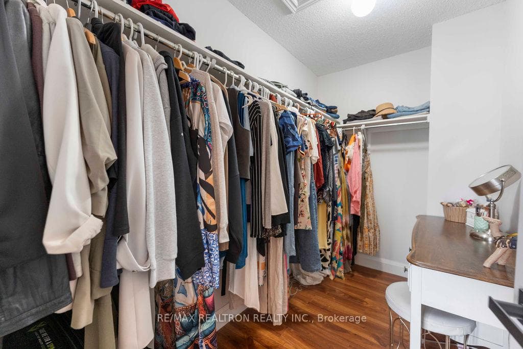 678 Skye Court photo 24