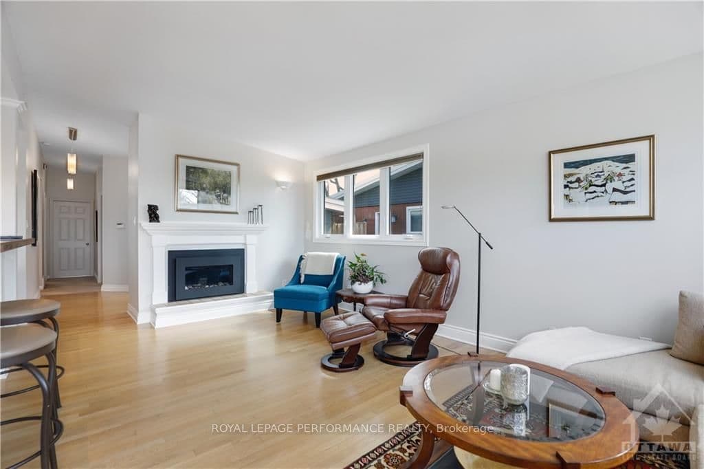 989 BLYTHDALE Road photo 6