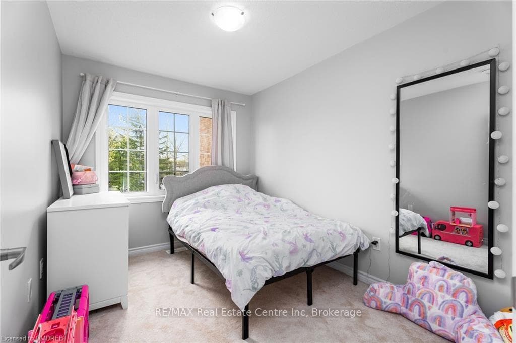 47 RIDGEGATE Crescent photo 29