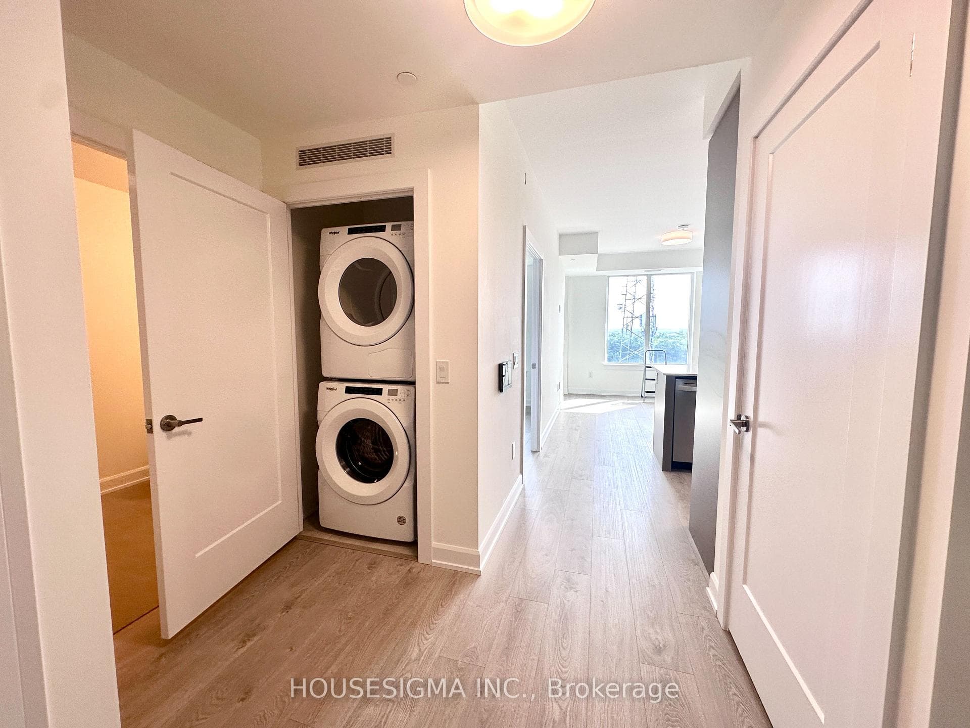 3220 William Coltson Avenue Unit 812 photo 17