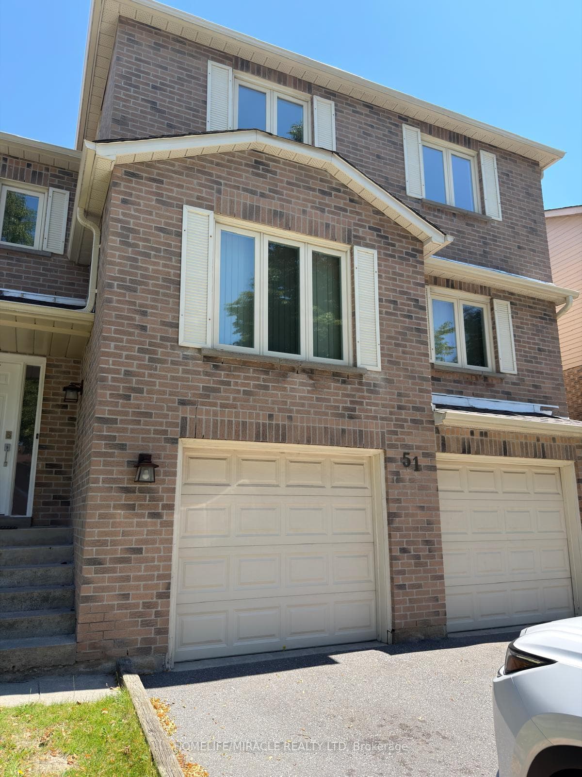 51 Wright Crescent photo 4