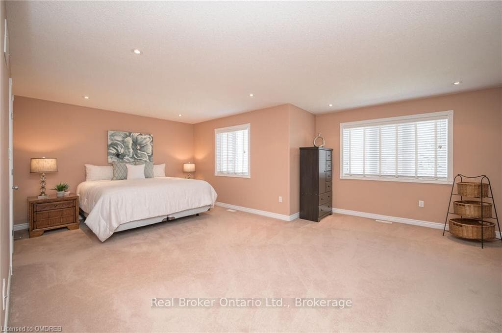 88 SUMNER CRES N/A photo 28