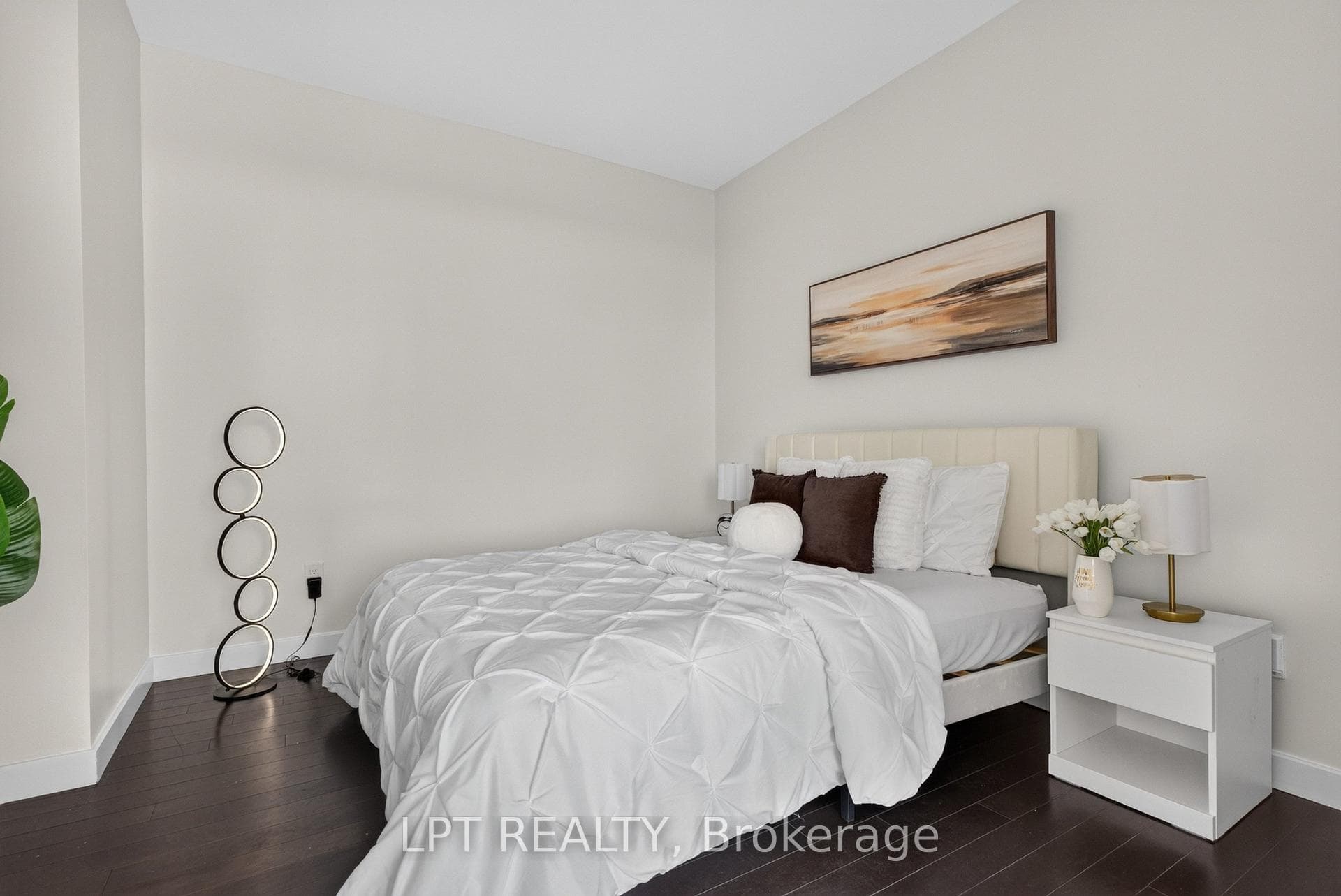 201 Parkdale Avenue Unit 1004 photo 16