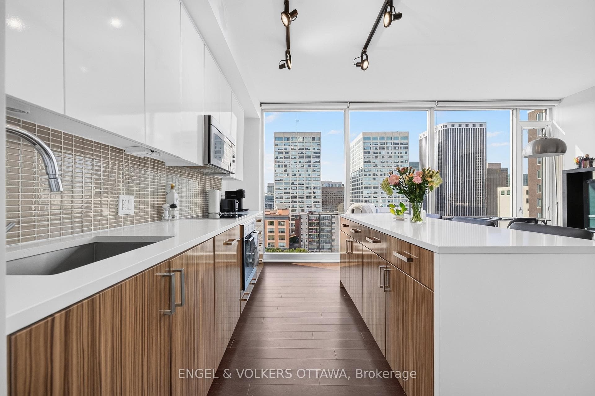 300 Lisgar Street Unit 1011 photo 9
