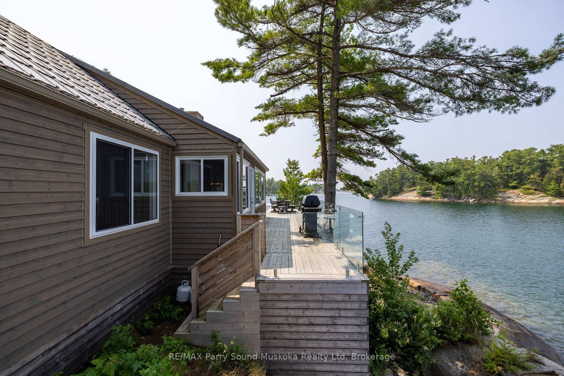 2 A258 Island photo 34