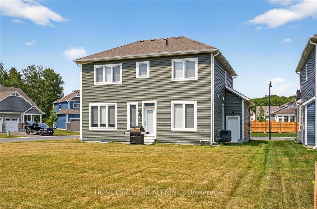 5 Dyer Crescent photo 5