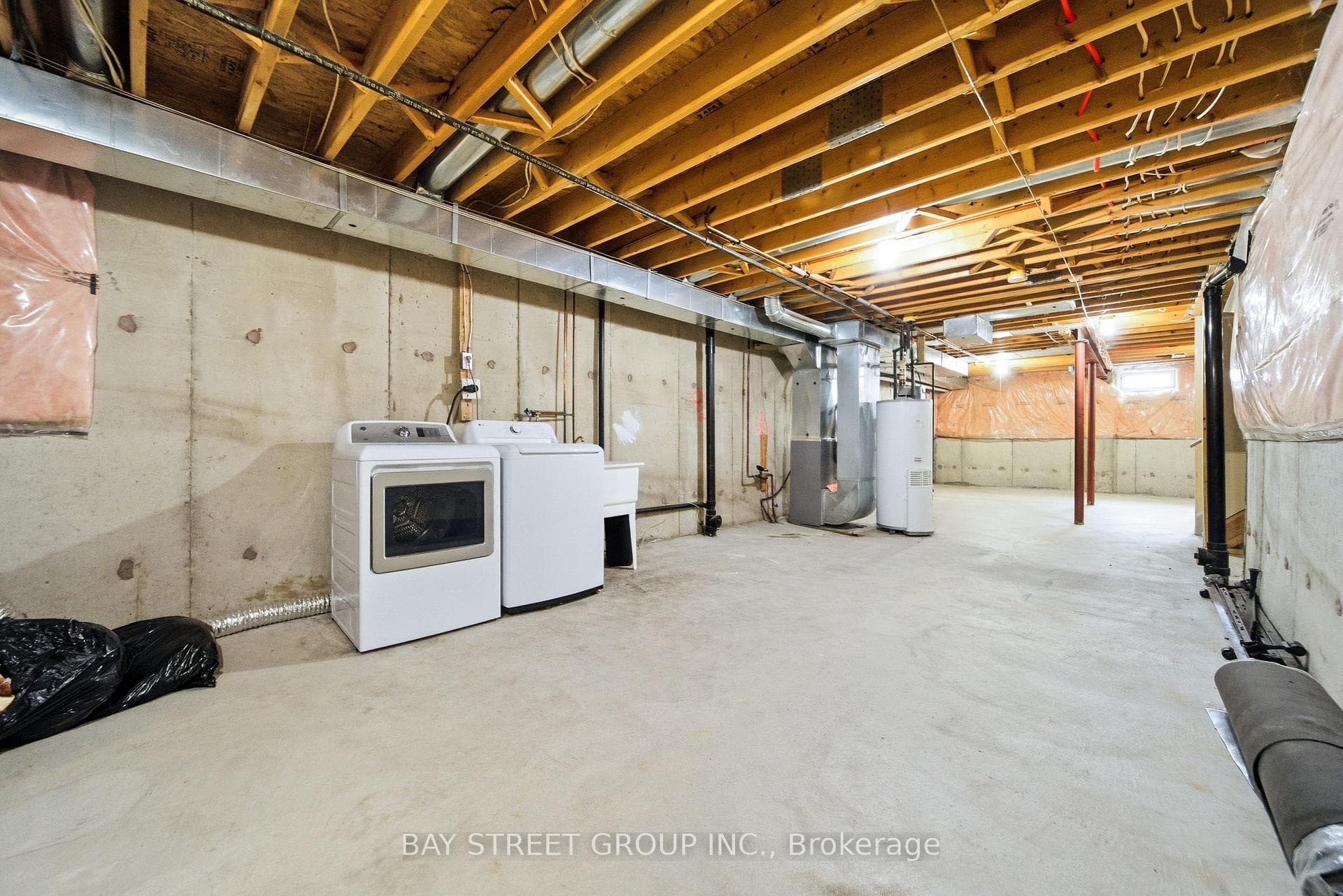 48 HEARTLEAF Crescent photo 33