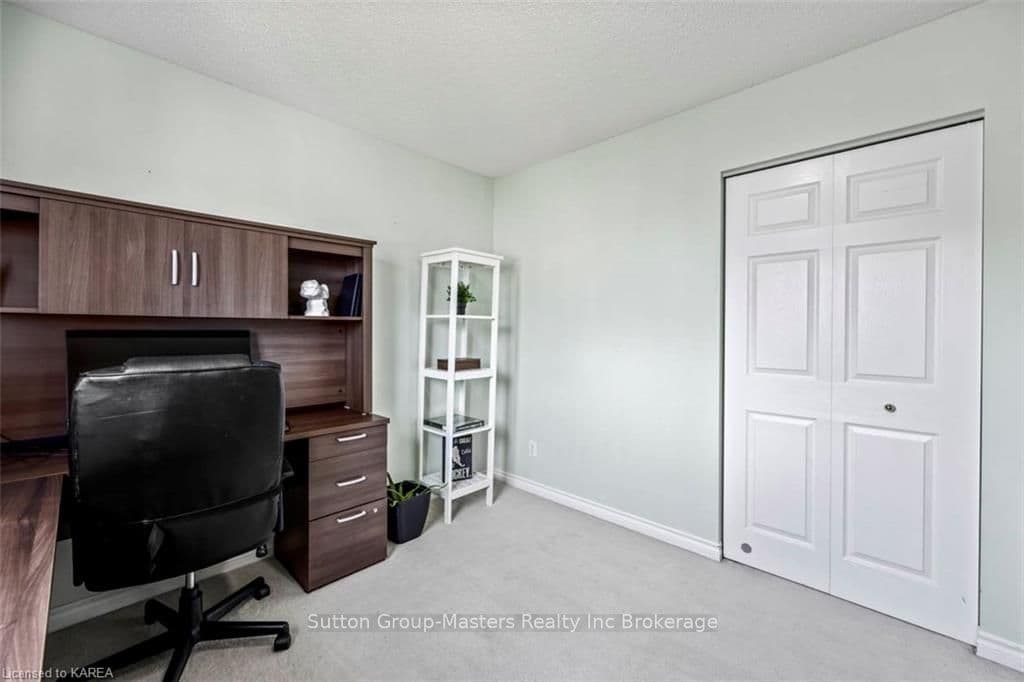 386 COOKE Crescent photo 26