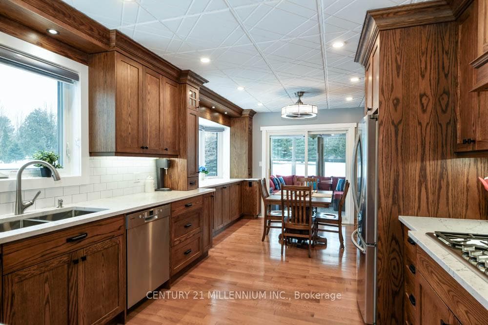10 Mcconachie Crescent photo 12