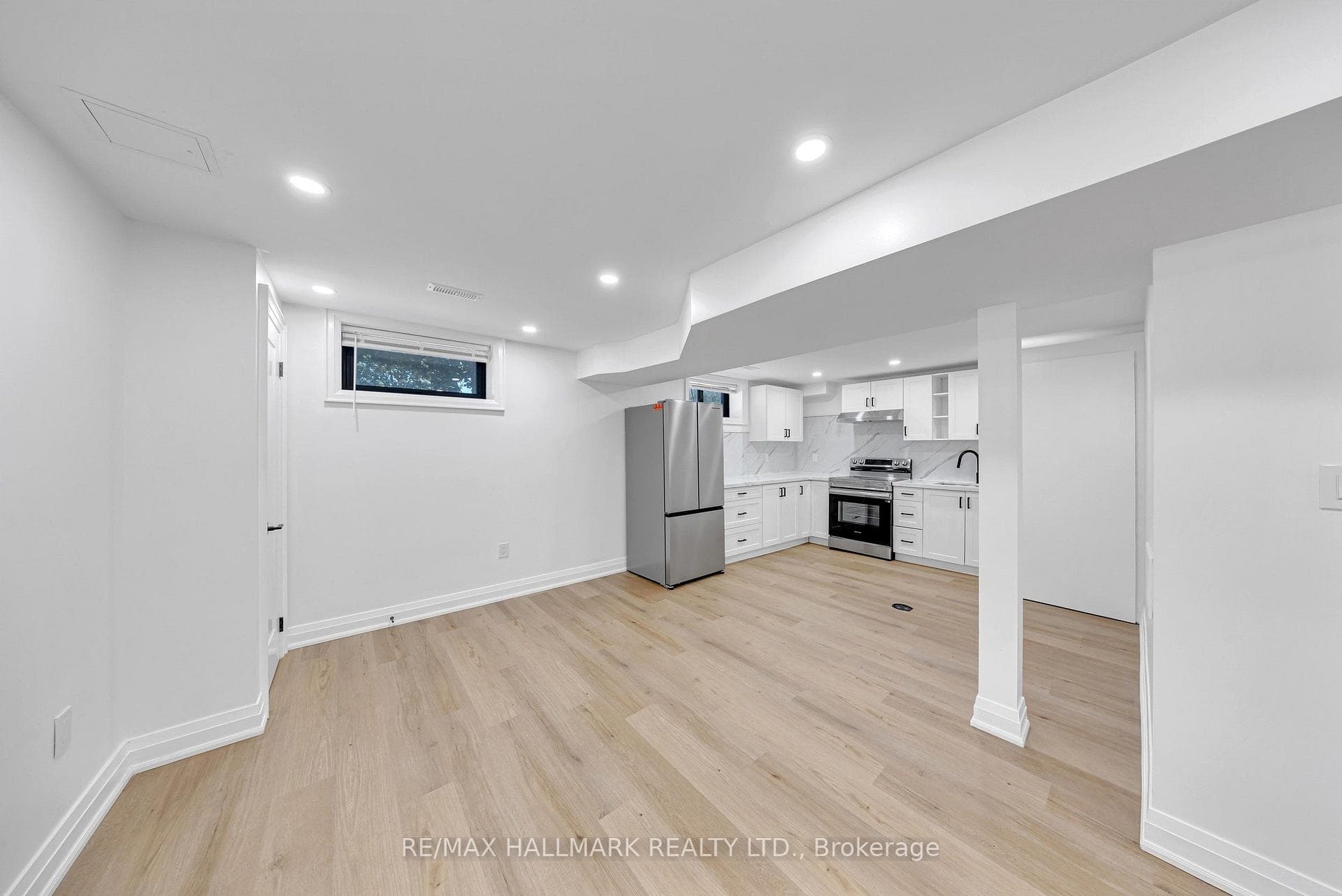978 Midland Avenue photo 29