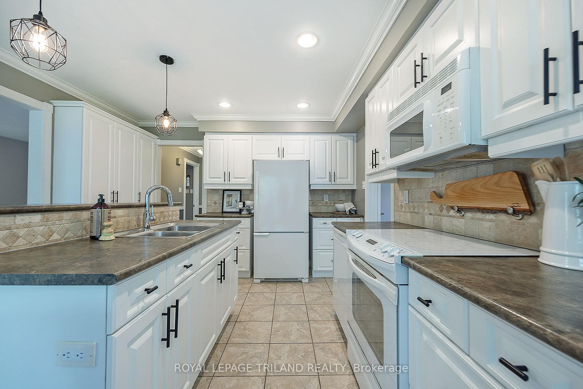 642 Grand View Avenue photo 12